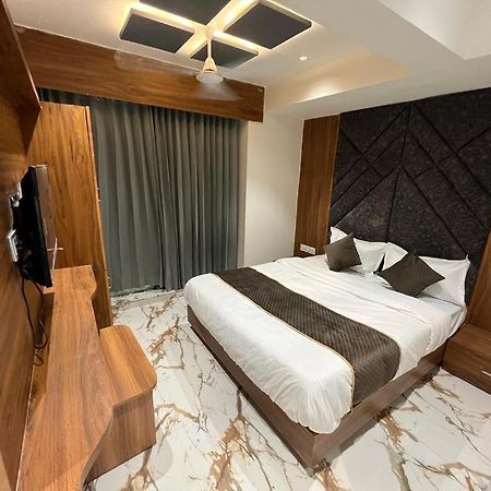 Hotel Palak Villa 아흐메다바드 외부 사진