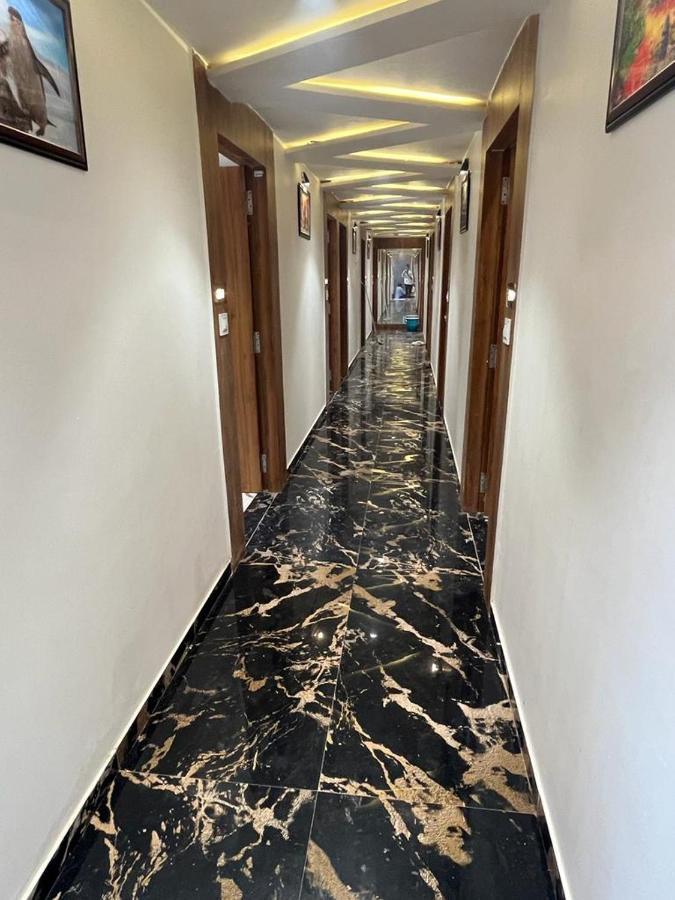 Hotel Palak Villa 아흐메다바드 외부 사진