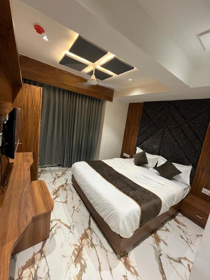 Hotel Palak Villa 아흐메다바드 외부 사진
