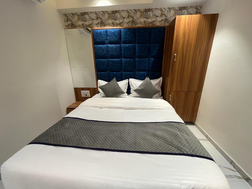 Hotel Palak Villa 아흐메다바드 외부 사진